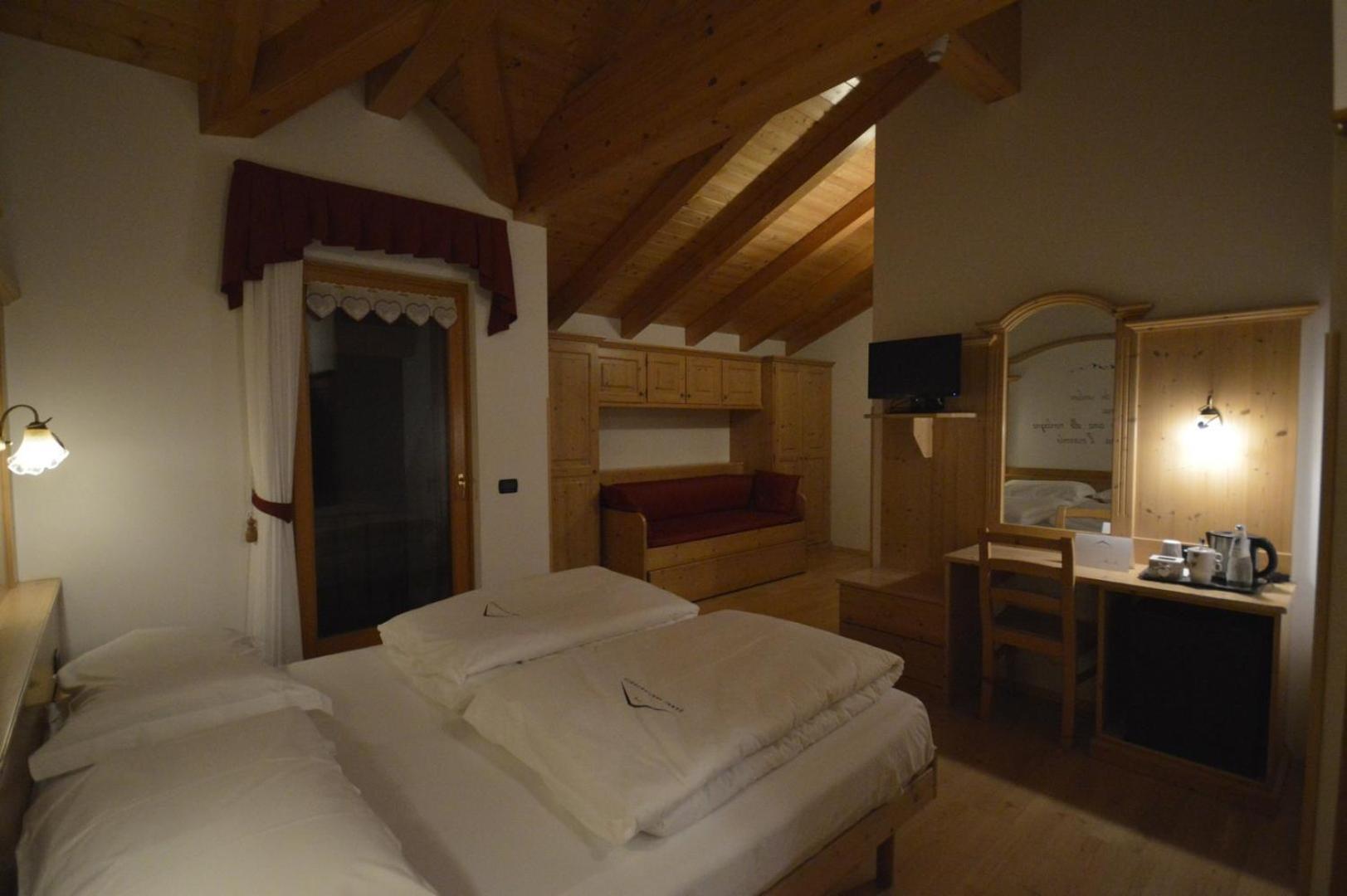 Hotel Garni Sant'Antonio Con Spa Madonna di Campiglio Exterior photo