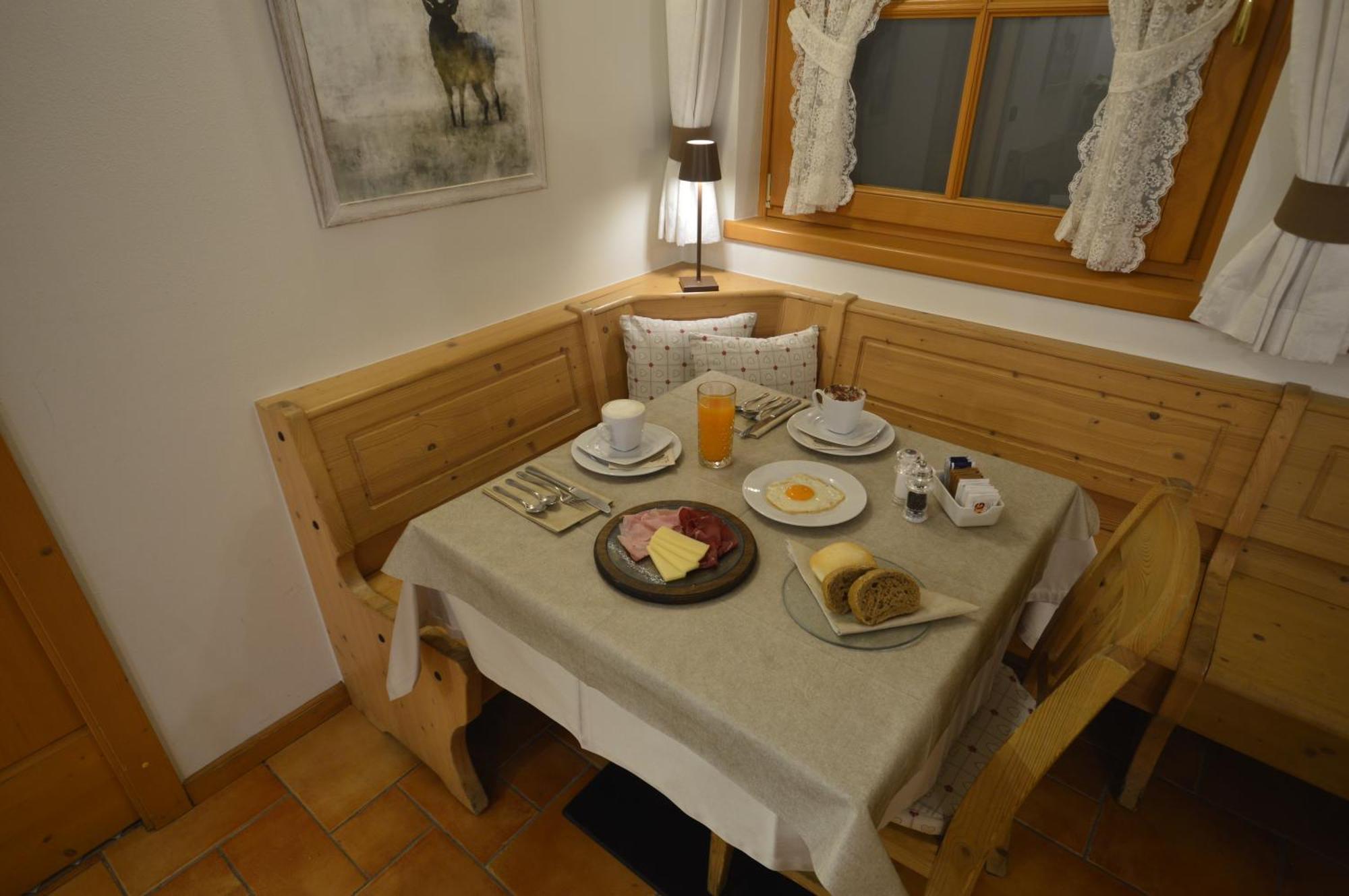 Hotel Garni Sant'Antonio Con Spa Madonna di Campiglio Exterior photo