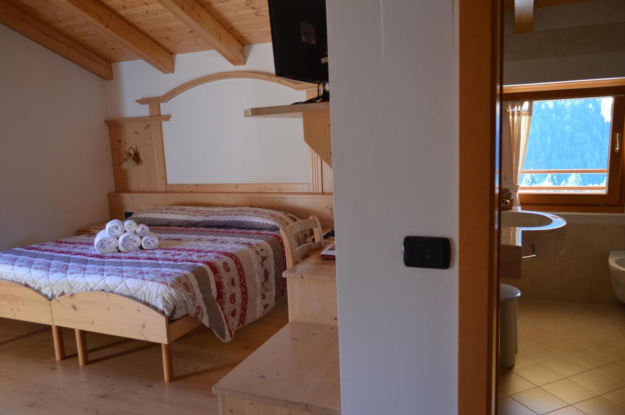 Hotel Garni Sant'Antonio Con Spa Madonna di Campiglio Exterior photo