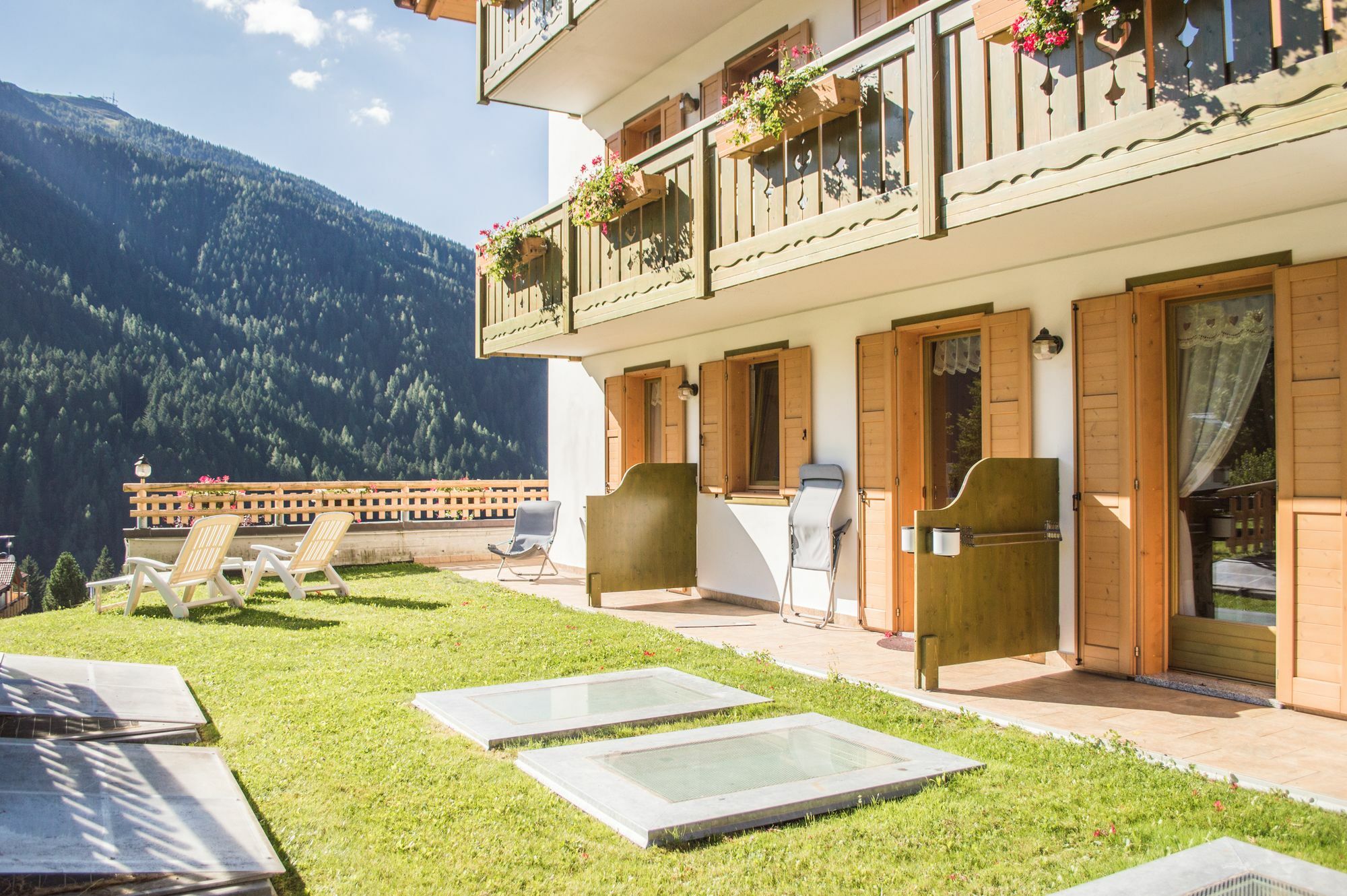 Hotel Garni Sant'Antonio Con Spa Madonna di Campiglio Exterior photo