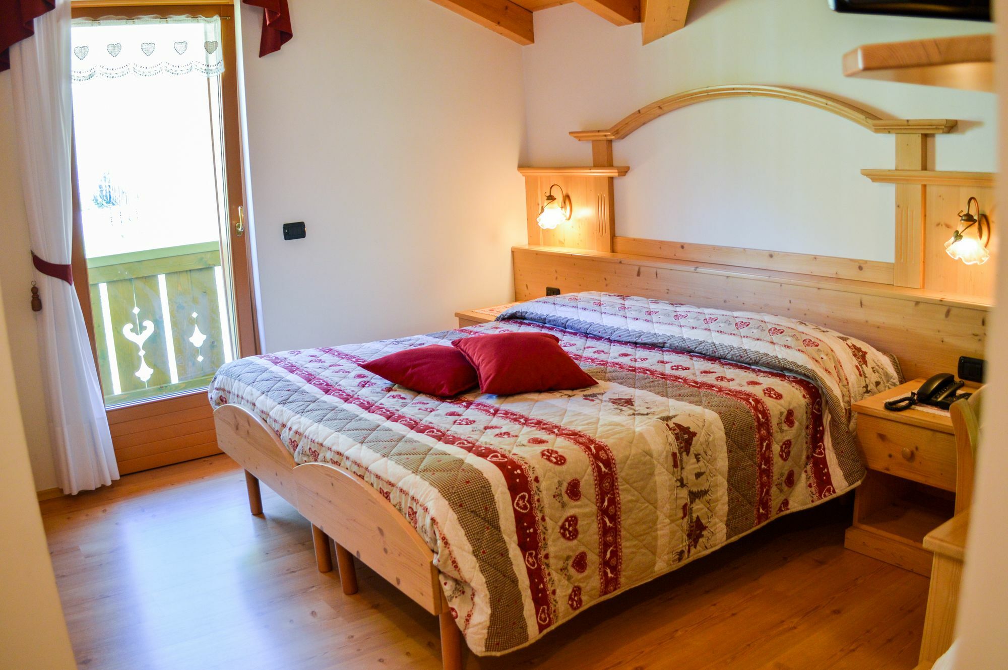 Hotel Garni Sant'Antonio Con Spa Madonna di Campiglio Exterior photo