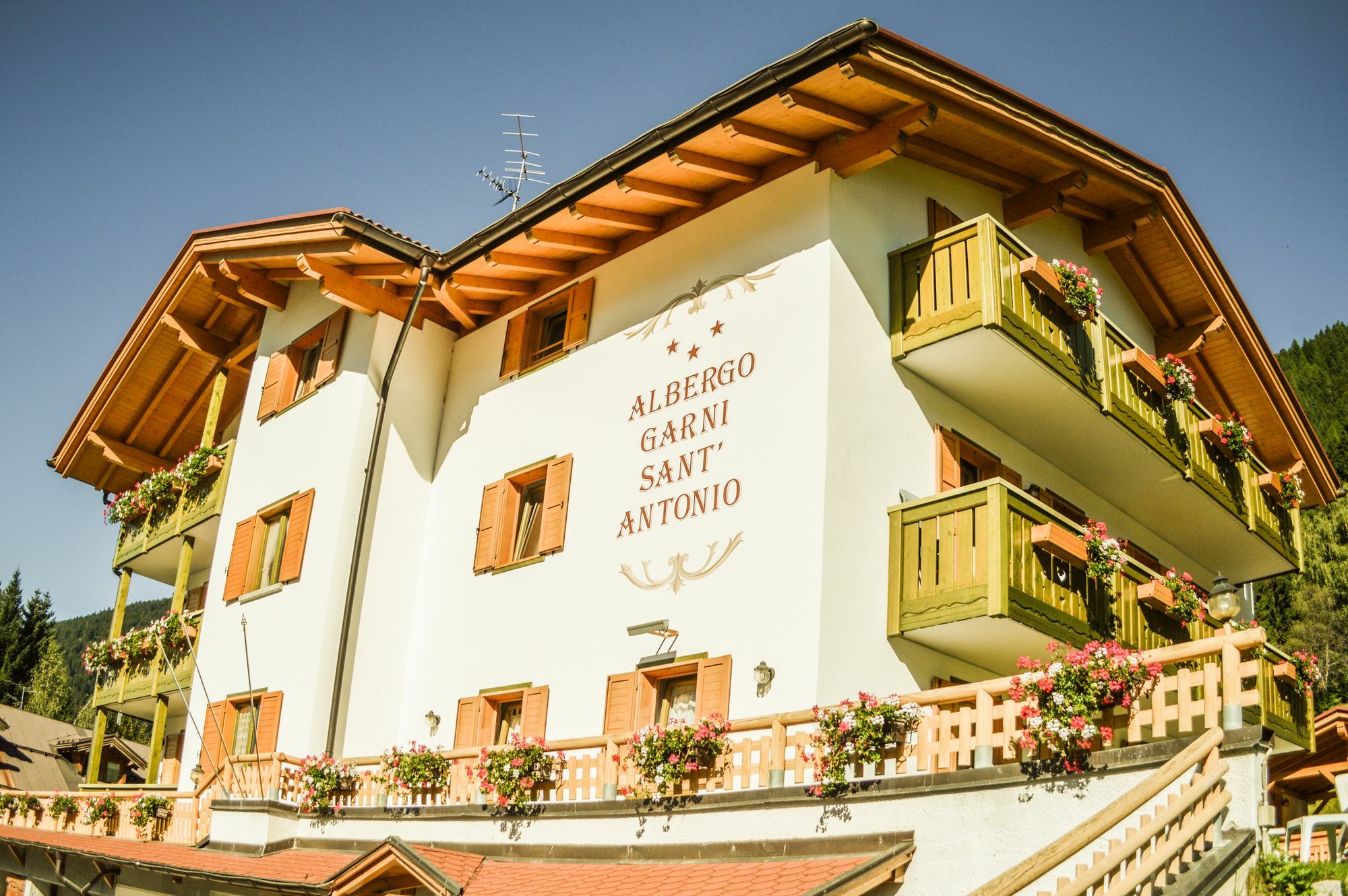 Hotel Garni Sant'Antonio Con Spa Madonna di Campiglio Exterior photo